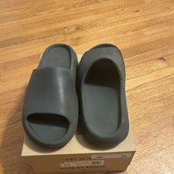 Yeezy Slides Black Oynx
