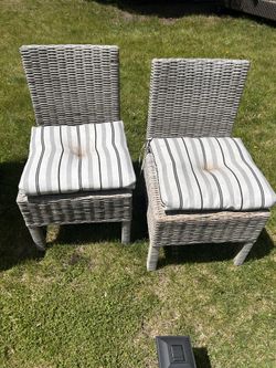 Set Of 2 Wicker Patio Chairs With Cushions
