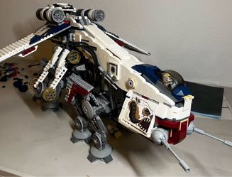 LEGO Star Wars: Republic Drop-ship with AT-OT Walker