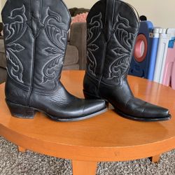 EL CANELO Boots Black Size 6! Great condition 🔥