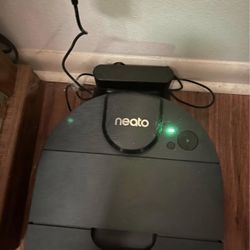 Neato D8 With Box