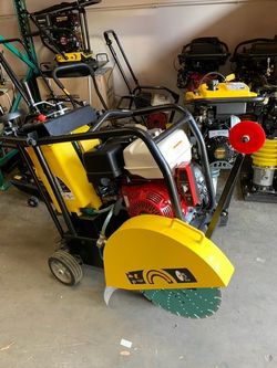 18” concrete saw wall behind with GX390 Honda Engine new