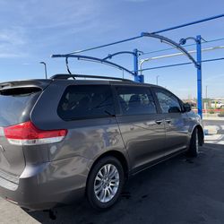 2014 Toyota Sienna