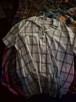 Men's Plaid Short Sleeve Button-Up Shirt