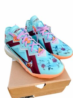 Men’s Size 11.5 LEBRON XVIII LOW CV7562 400