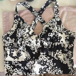 Black And White Floral Cross Strap Cropped Top 