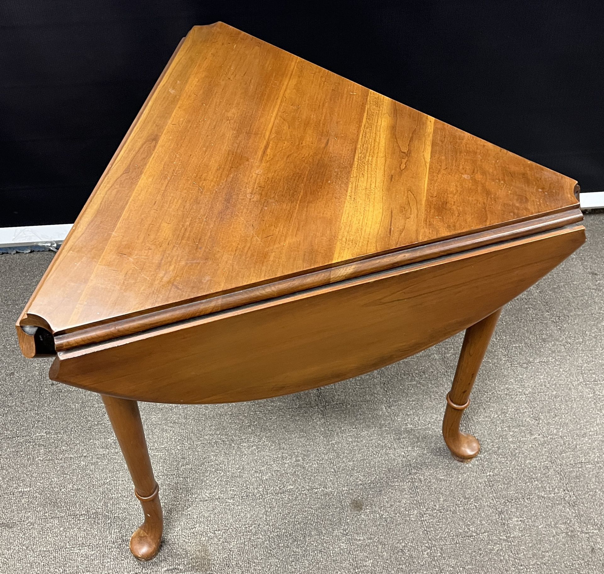 Statton Furniture Centennial Cherry Triangle Drop Leaf Side Table. Queen Anne Trifold Drop Leaf