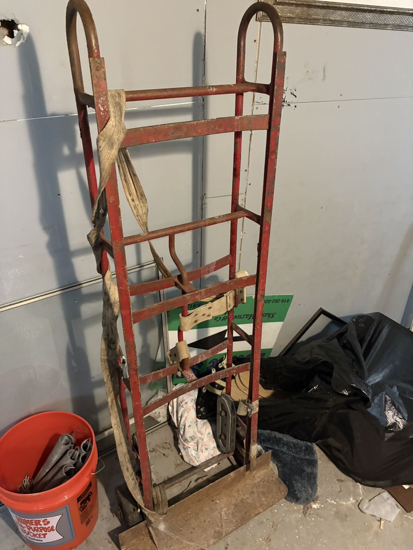 Appliance Dolly.   Hand Truck 