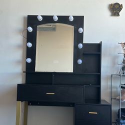 Black Vanity Desk with Lighted Mirror (see details! best Offer!) DTLA 90007