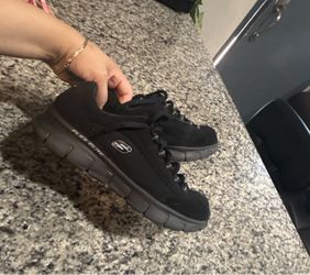 Sketchers 7.5