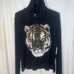 Dirtee Laundry Woman’s Black Tiger Face Pull Over Hoodie. Size, L