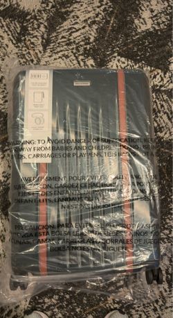 Hard shell suite case 29” Brand New LOCAL PICKUP ONLY