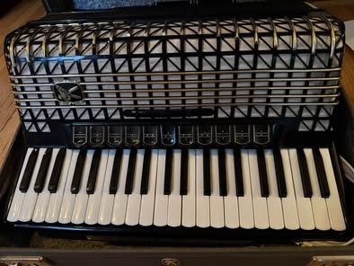 Accordion - Hohner Atlantic IV Deluxe