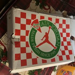 Air Jordan 4 Retro (AJ)