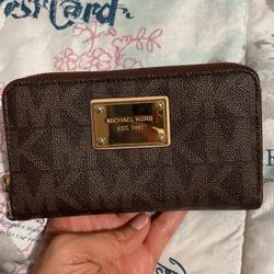 Michael Kors Wristlet 