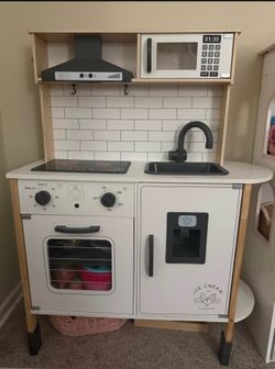 Kids Play Kitchen