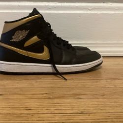 Jordan 1 Mid Metallic Gold