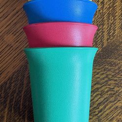 Tupperware, Set Of 4 Tumblers 