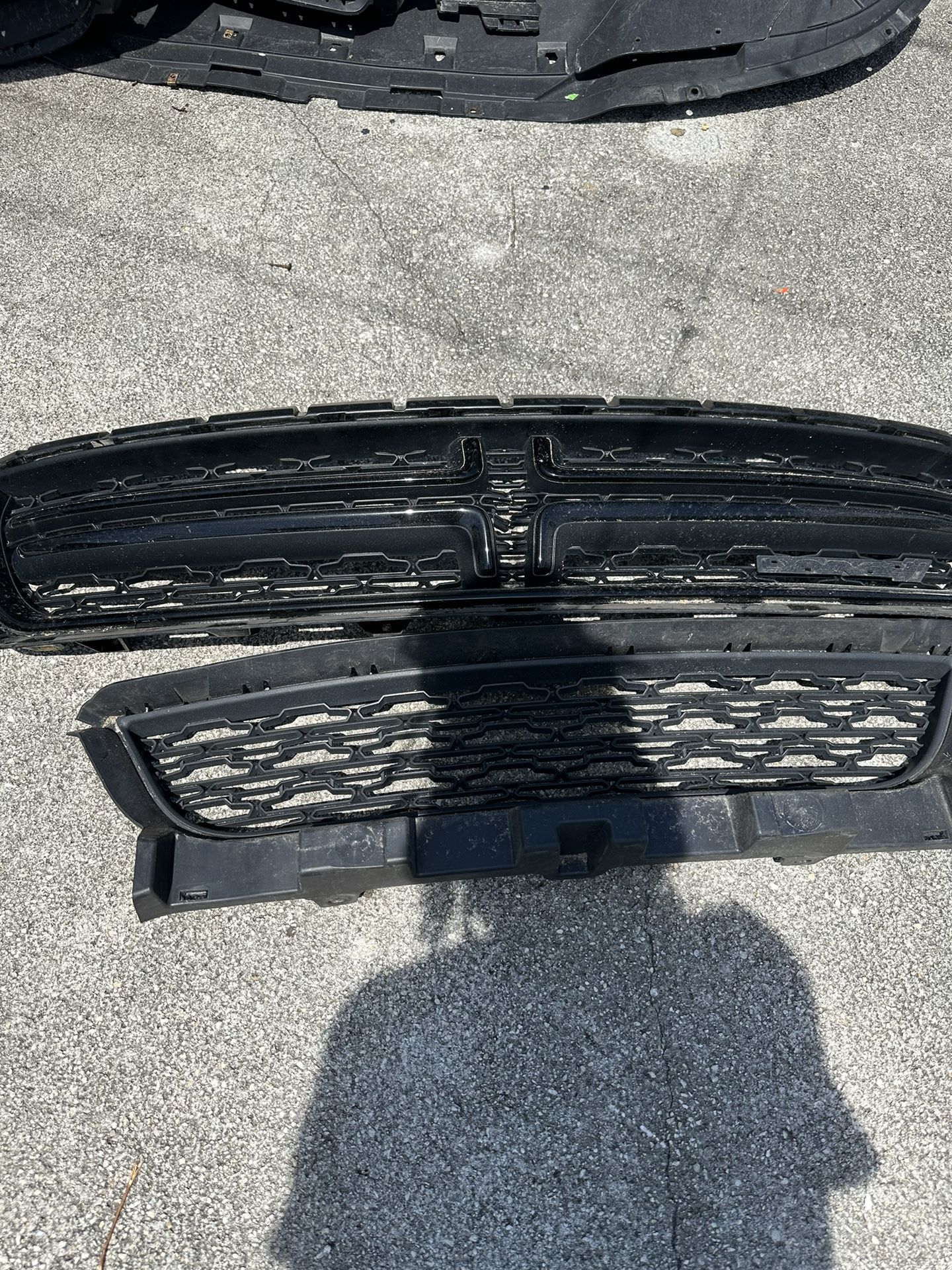 Dodge Charger Upper And Lower Grille Support 