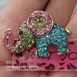 New- BETSEY JOHNSON SWAROVSKI CRYSTAL " ELEPHANT " PIN