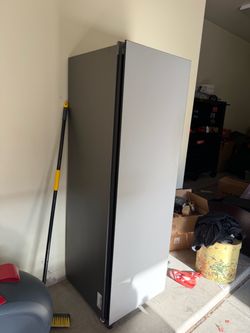 Full-Size Upright Refrigerator Samsung