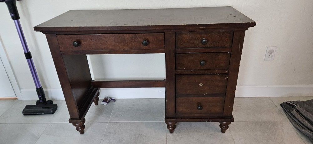 Writing Desk w/ Keyboard Tray