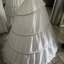 petticoat for under dresses: all white adjustable size 