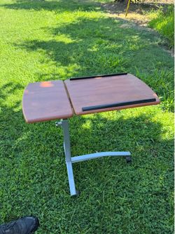 Computer desk