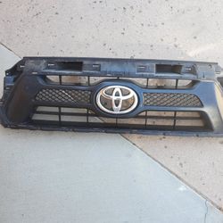 Parrilla Original Para Toyota Tacoma 2013