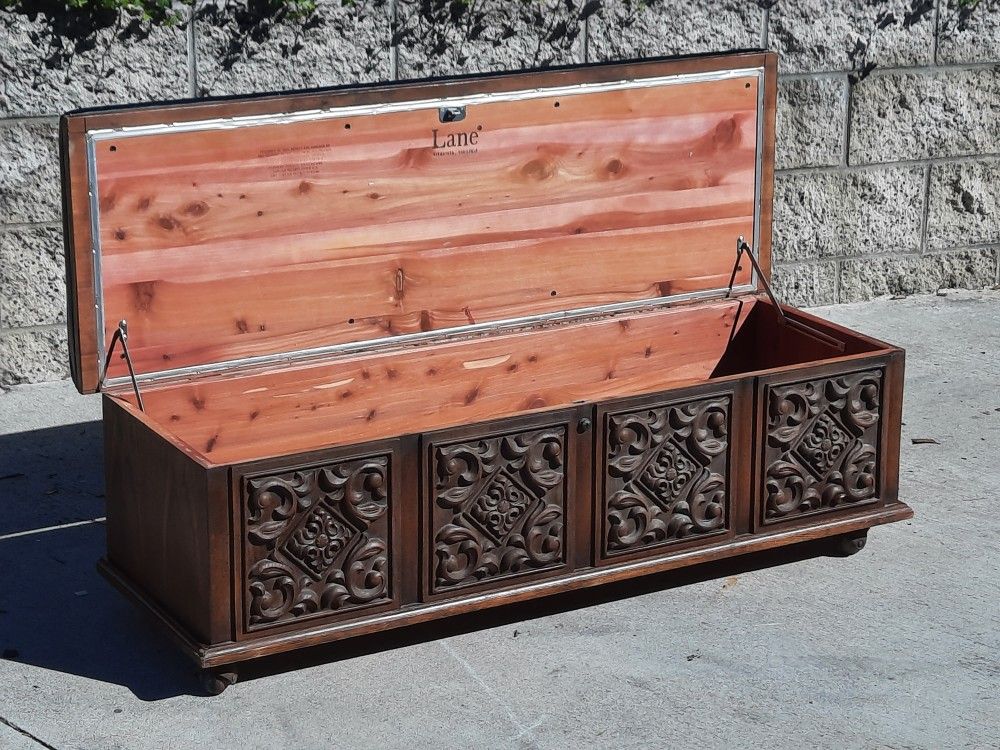 various VINTAGE Lane storage TRUNKS HOPE CHESTS for Sale in Oceanside