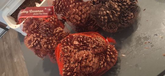 Holiday Cinnamon Scented Pine Cones