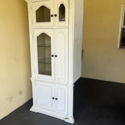 White China/ Display Cabinet 