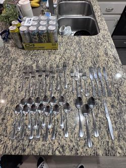 38-Piece Stainless Steel Flatware Set – Forks, Spoons & Knives