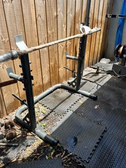 Squat rack and olímpic bar