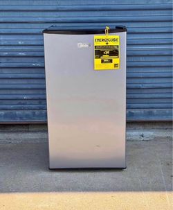 3.3 cu ft Mini Dorm Refrigerator with Freezer Silver