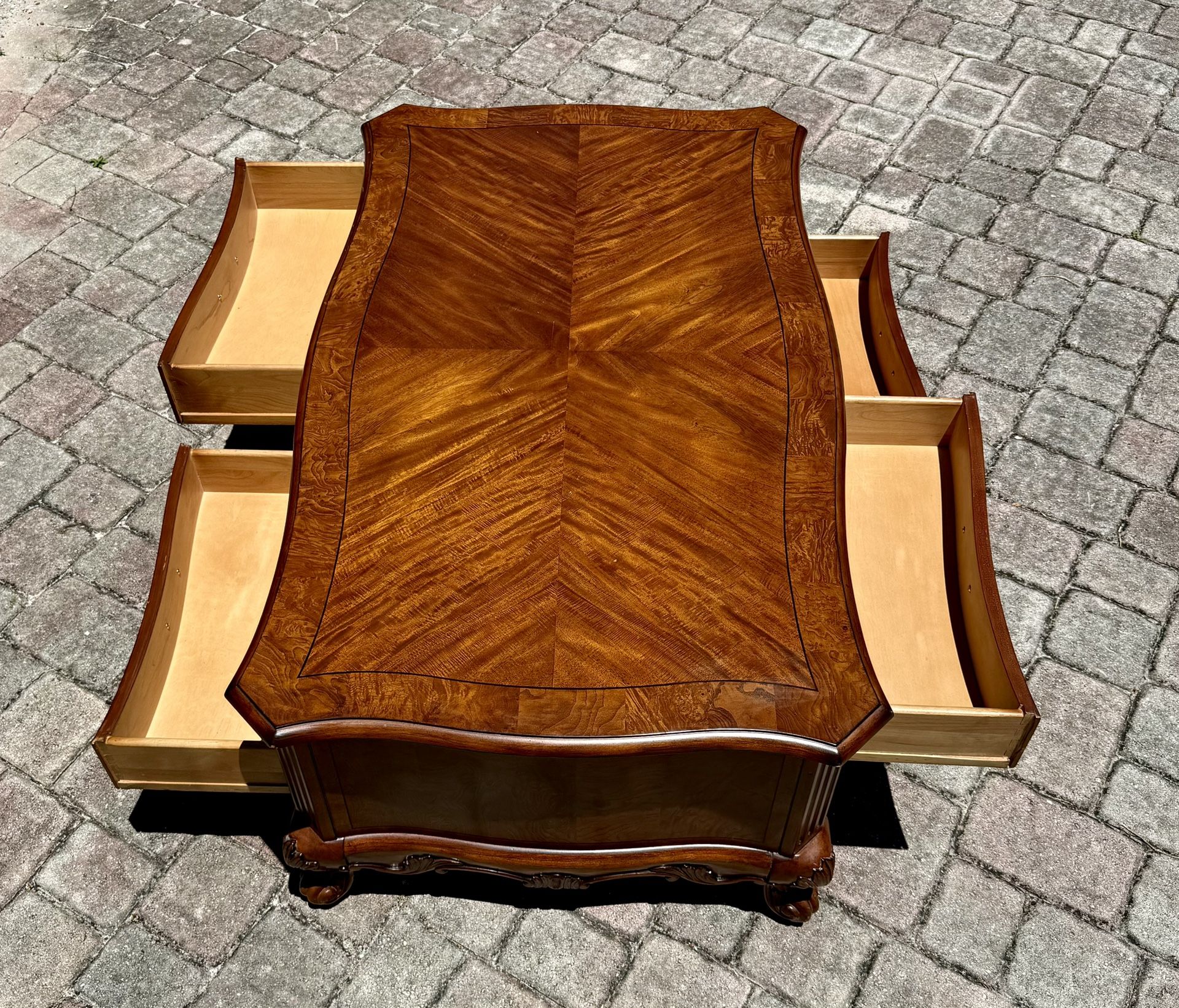 ⭕️ French Provincial Coffee Table By Drexel Heritage