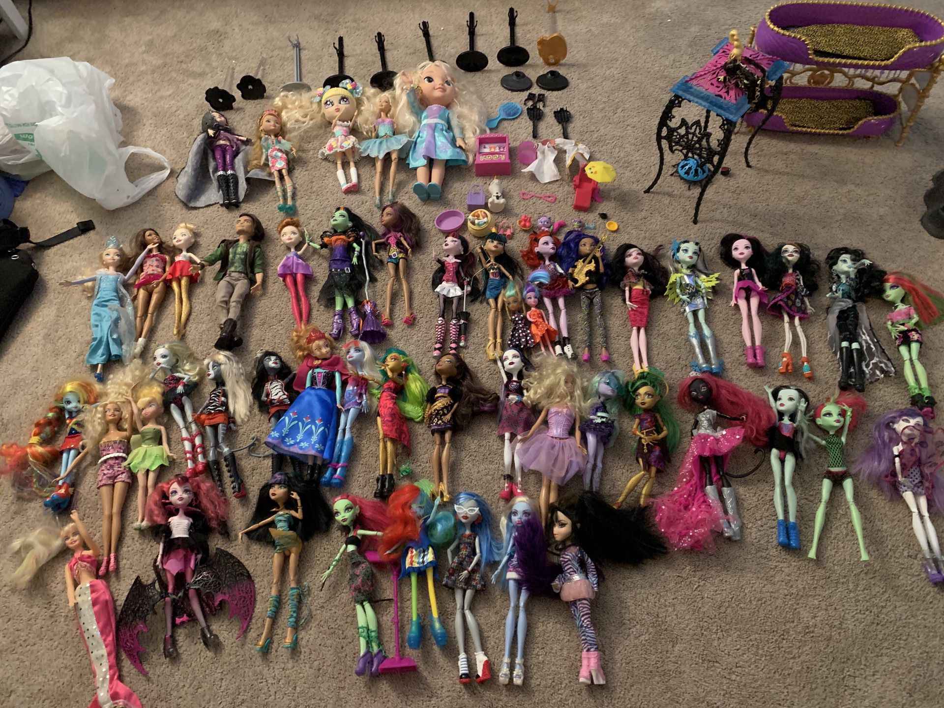 Monster high, Barbie and Disney dolls