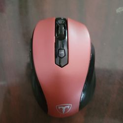 RED WIRELESS GAMING MOUSE 