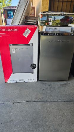 Frigidire vertical freezer 3.0cu.ft