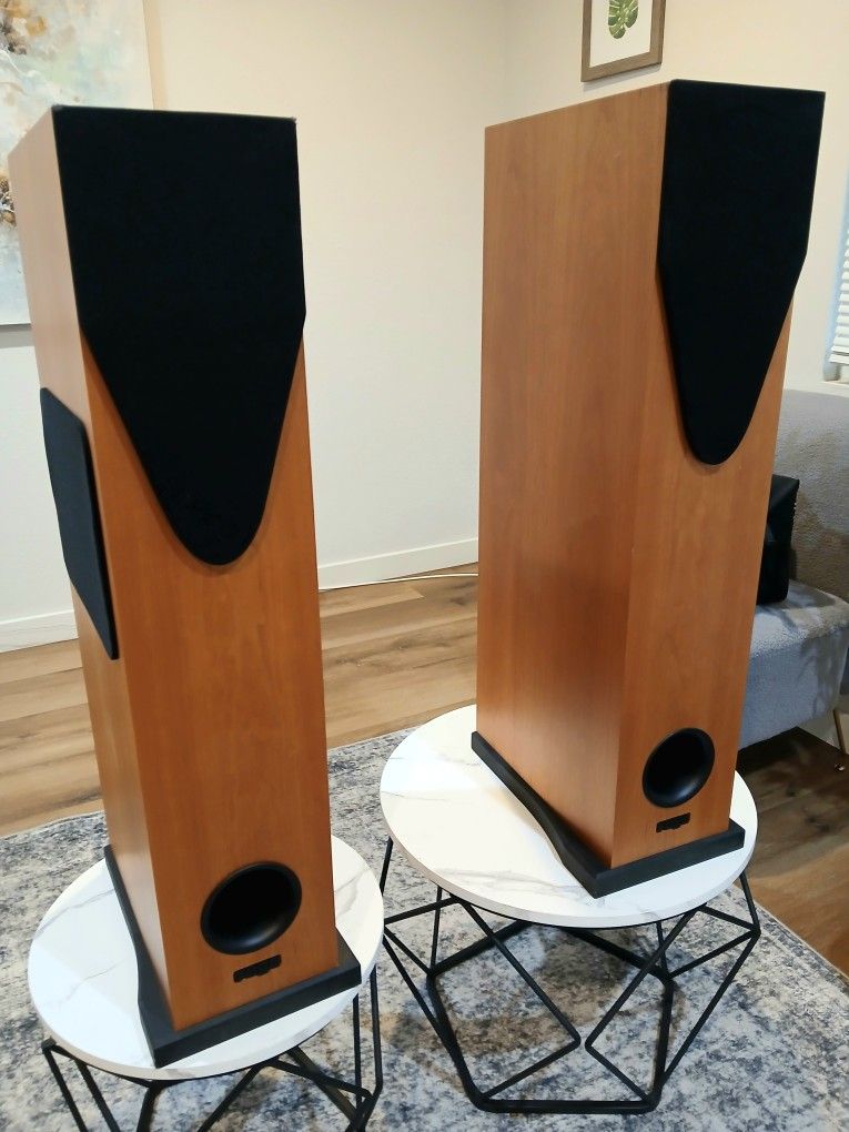 Rega R5 Speakers - Moving Sale!
