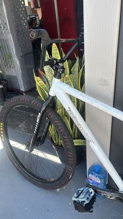Throne white oil 29er