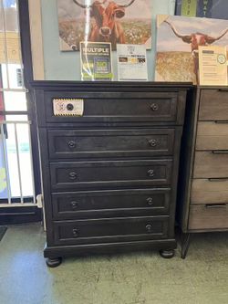 🔥Hot Deal🔥Brand New Chest of Drawer/ Tall Dresser $399, Delivery Available.