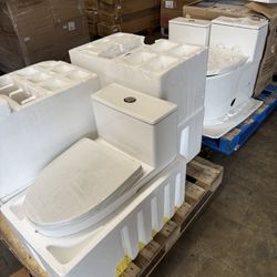 New toilet. Open box.High quality.