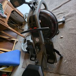 Sunny Health & Fitness Phantom Water Row Machine 