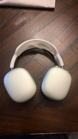 Green AirPods Max (lightning port)