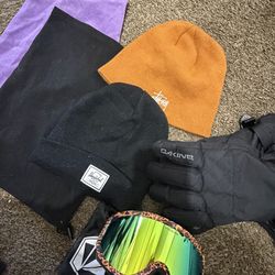 Snowboard Bundle / Winter Items