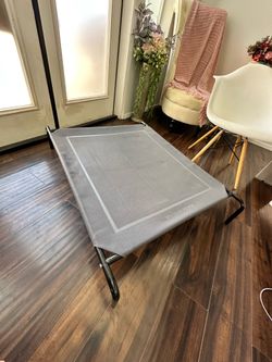 Western Home Elevated Mesh Dog Bed