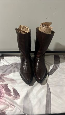 Men’s cowboy boots  size 29( 11-11 1/5 )