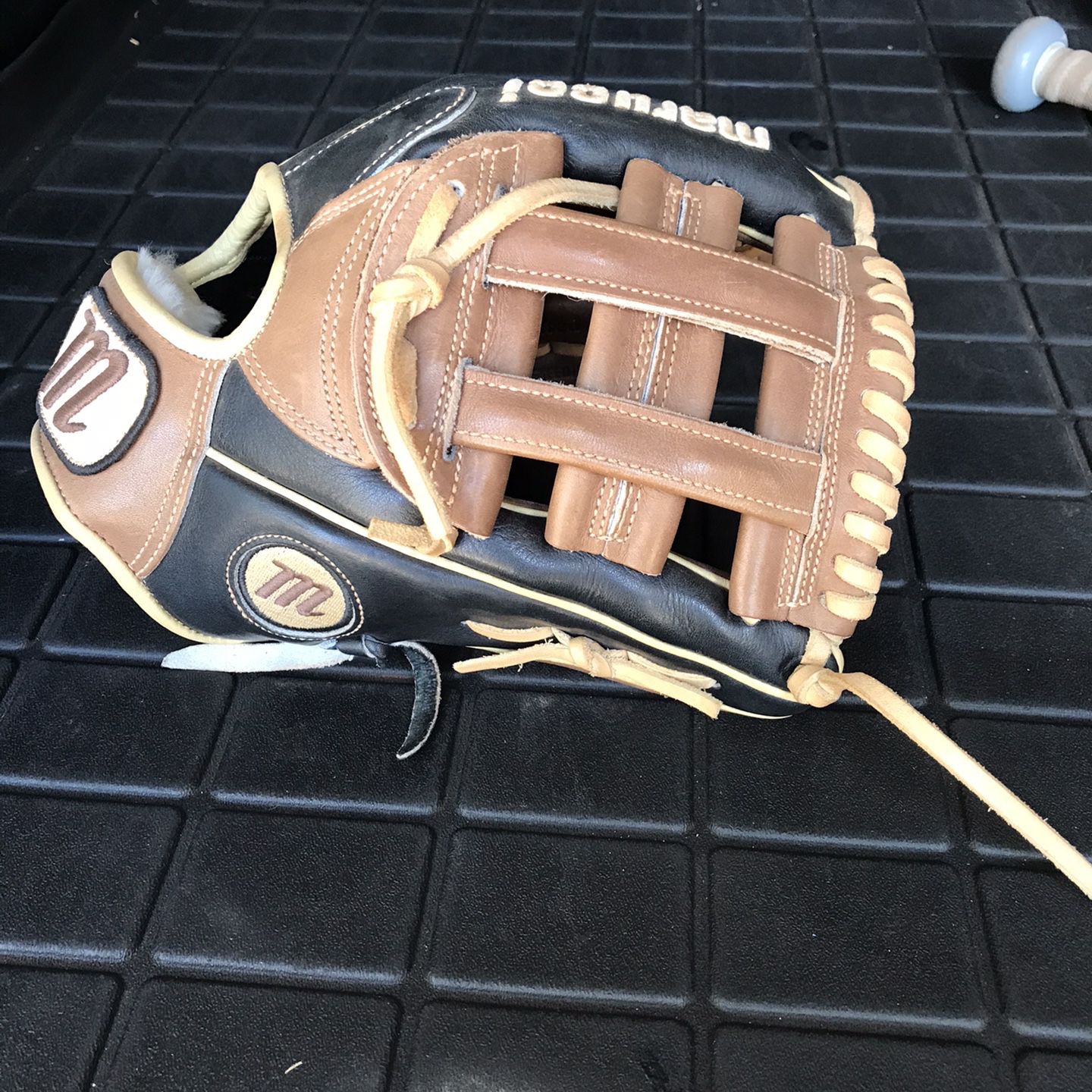 Marucci 11.5 Baseball Glove