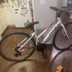 Fuji Absolute 2.1 Bike